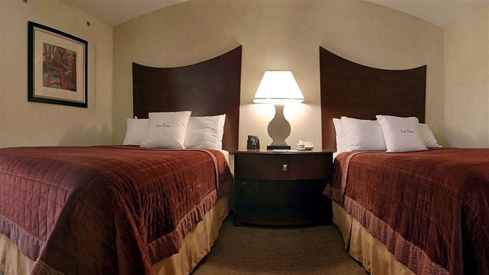 Doubletree By Hilton Johnson Hotel